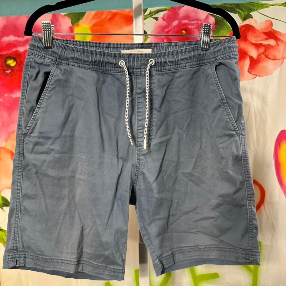 S196. Michael Brandon Essentials blue shorts Size L